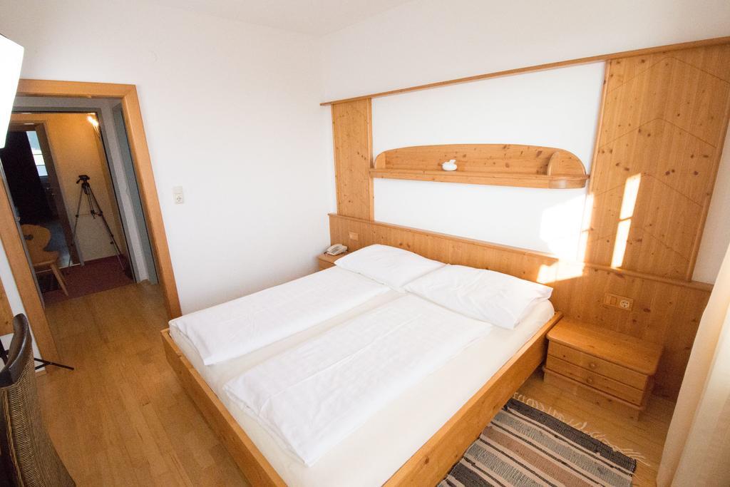 Pension St. Nikolaus Golling an der Salzach Room photo